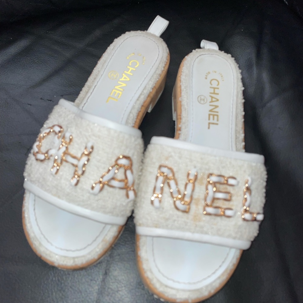 Chanel mule / Sandals AUTHENTIC! Comes with box